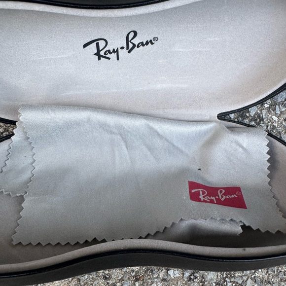 Authentic Ray-Ban Black Sunglasses Case with Cloth - Picture 4 of 8